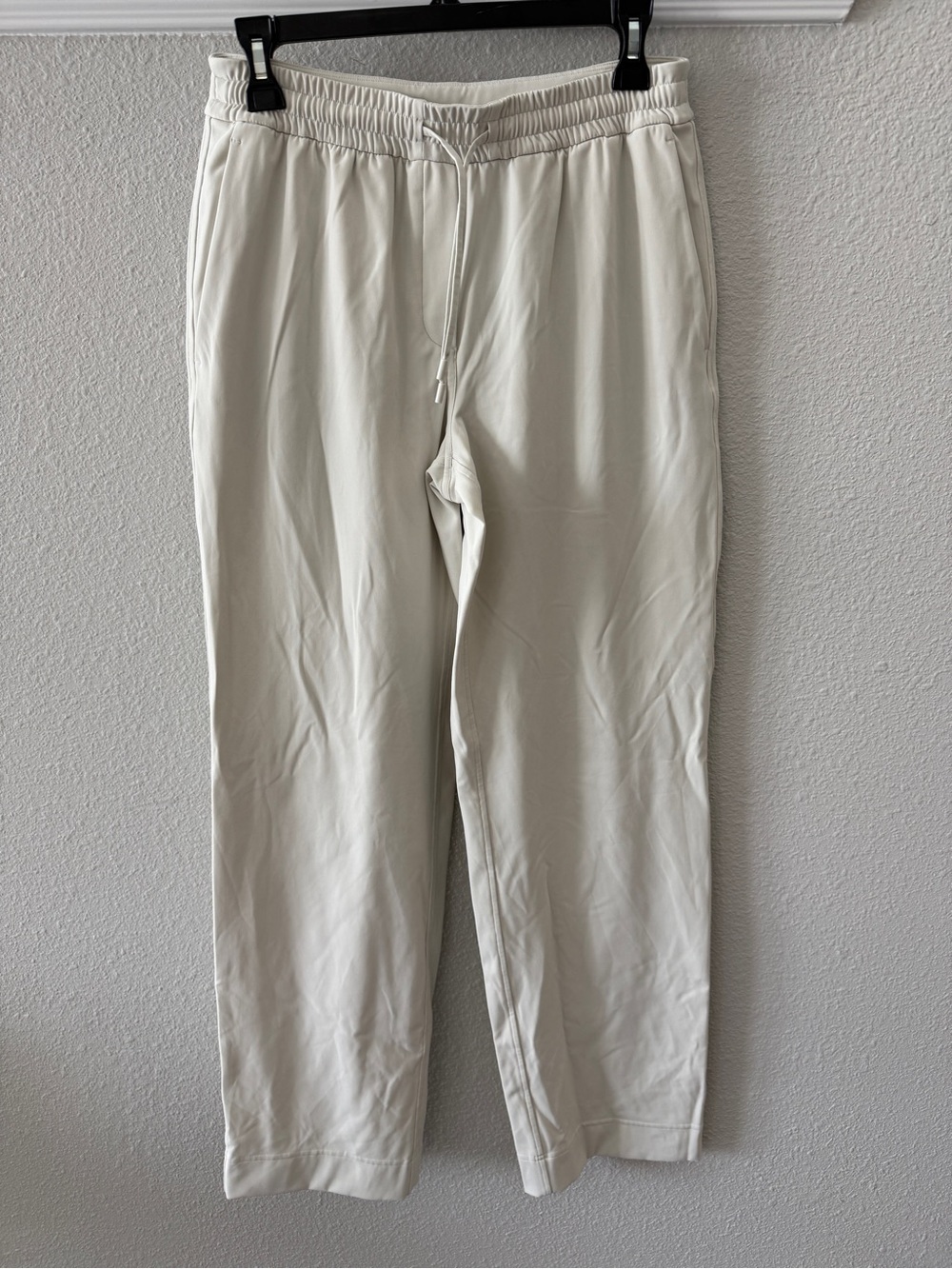 Lululemon Women’s Drawstring Pant White Size 4
